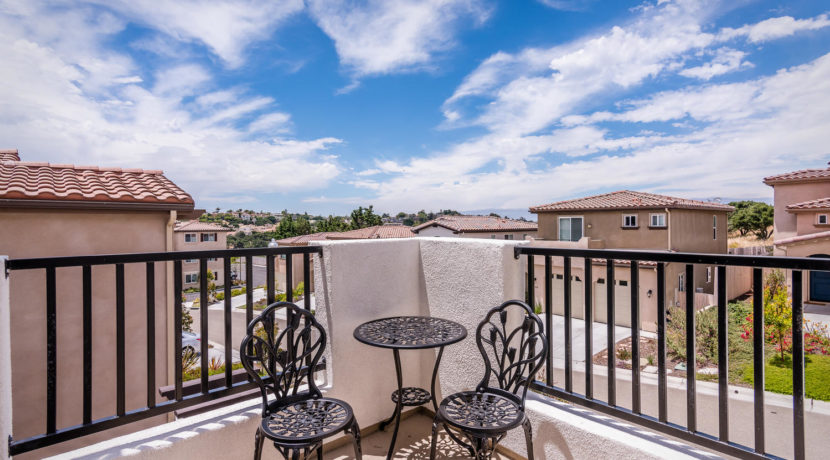 127 Village Circle Pismo Beach-large-012-4-Balcony-1499x1000-72dpi