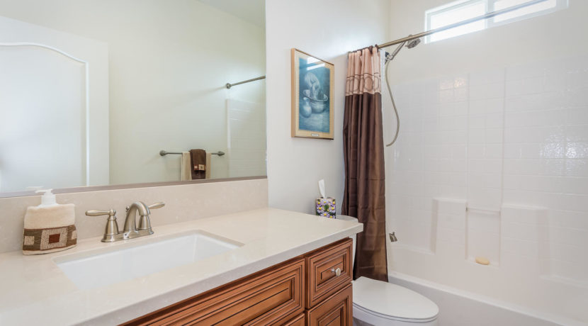 127 Village Circle Pismo Beach-large-021-18-Bathroom Two-1498x1000-72dpi