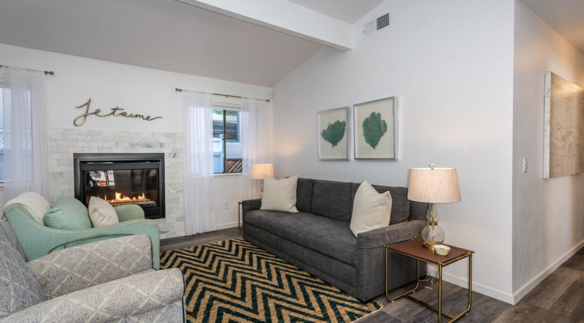 524 S Ocean Ave Cayucos CA-large-004-7-Living Room-1499x1000-72dpi