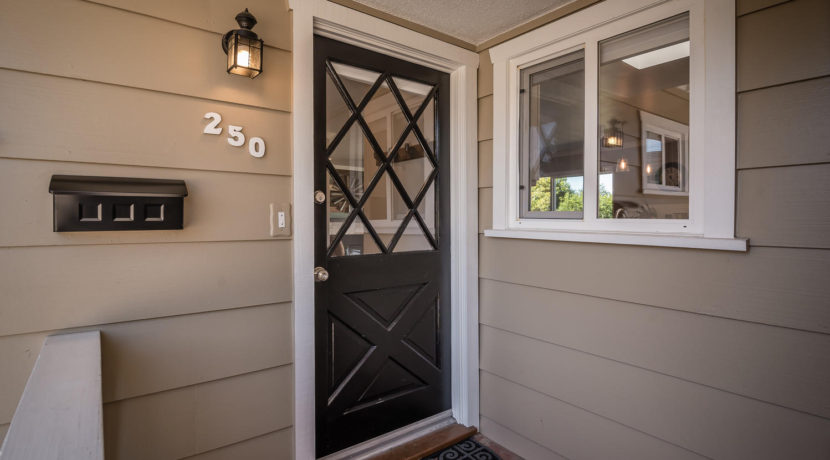 250 Hermosa Way San Luis-large-002-21-Entry-1498x1000-72dpi