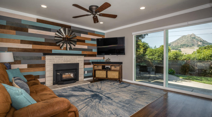 250 Hermosa Way San Luis-large-006-20-Living Room-1498x1000-72dpi