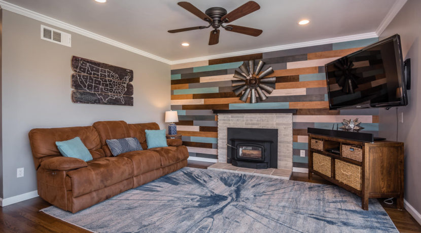 250 Hermosa Way San Luis-large-007-22-Living Room-1498x1000-72dpi