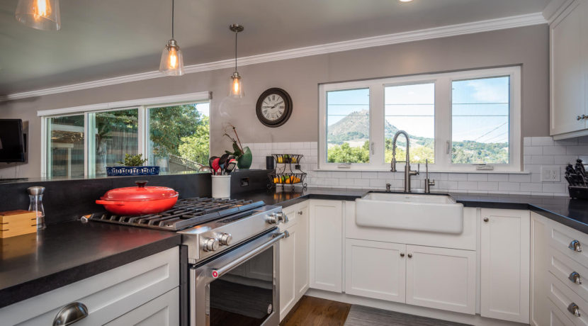 250 Hermosa Way San Luis-large-010-24-Kitchen-1498x1000-72dpi