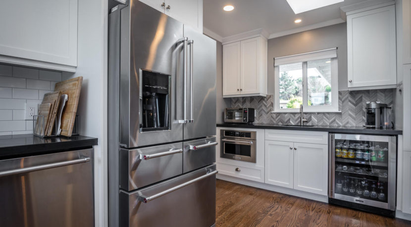 250 Hermosa Way San Luis-large-012-19-Kitchen-1498x1000-72dpi