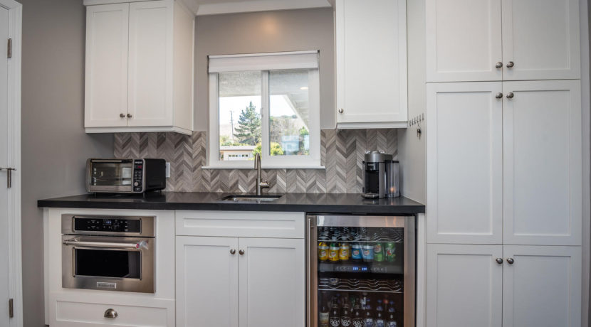 250 Hermosa Way San Luis-large-013-14-Bar Area-1498x1000-72dpi