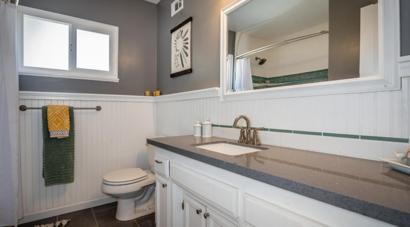 250 Hermosa Way San Luis-large-020-1-Bathroom 2-1498x1000-72dpi