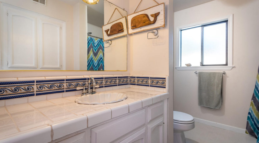 1410 Prefumo Canyon Rd San-large-018-17-Bathroom Two-1498x1000-72dpi