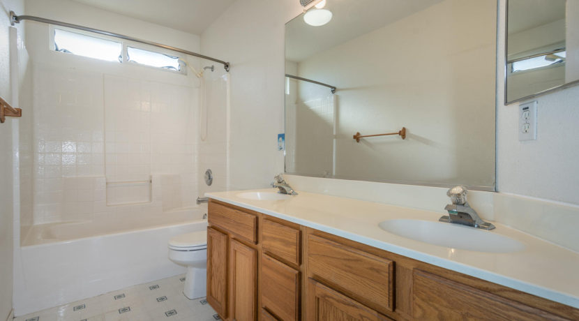 1814 Duke Dr Santa Maria CA-large-021-29-Bathroom Three-1498x1000-72dpi