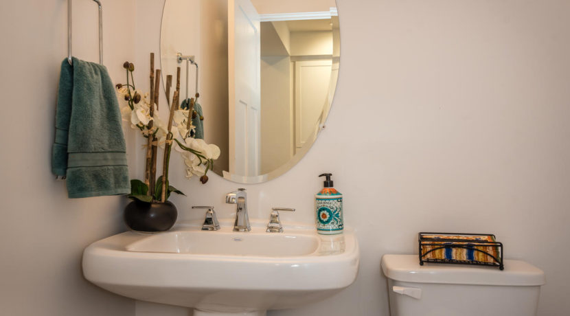 3290 Lavender Ln San Luis-large-016-017-Powder Room-1498x1000-72dpi