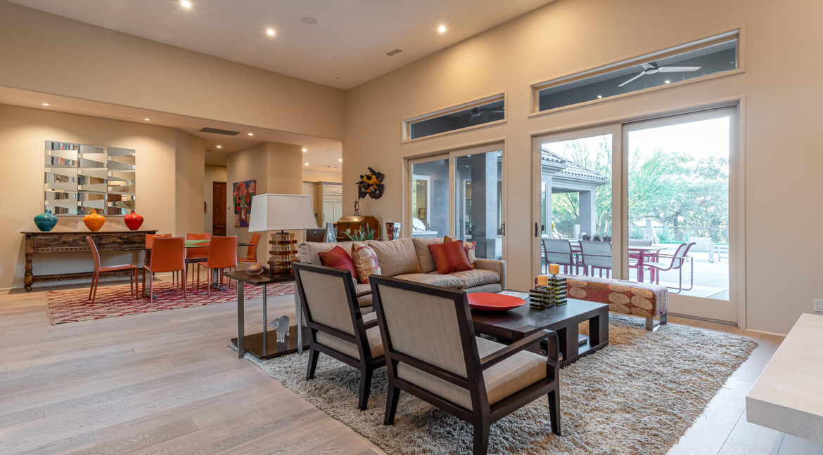 1940 Laguna Del Campo-large-008-005-Living Room-1498x1000-72dpi