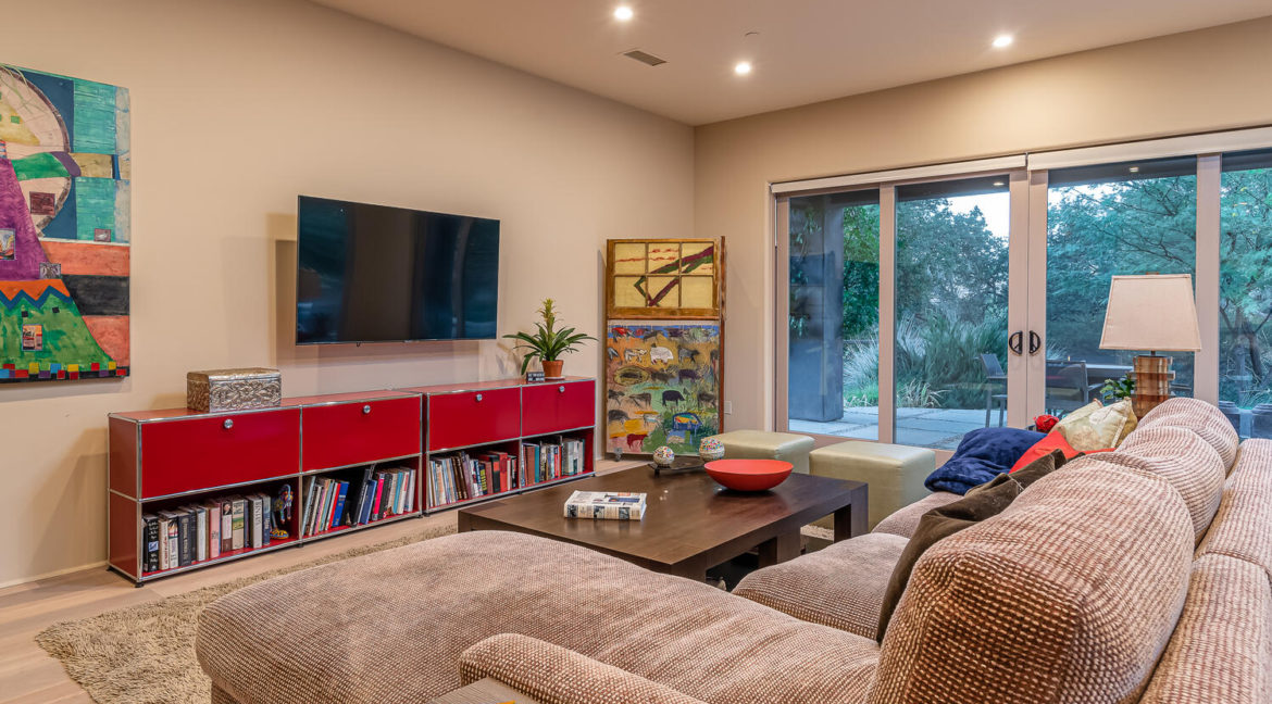 1940 Laguna Del Campo-large-009-063-Living Room-1498x1000-72dpi