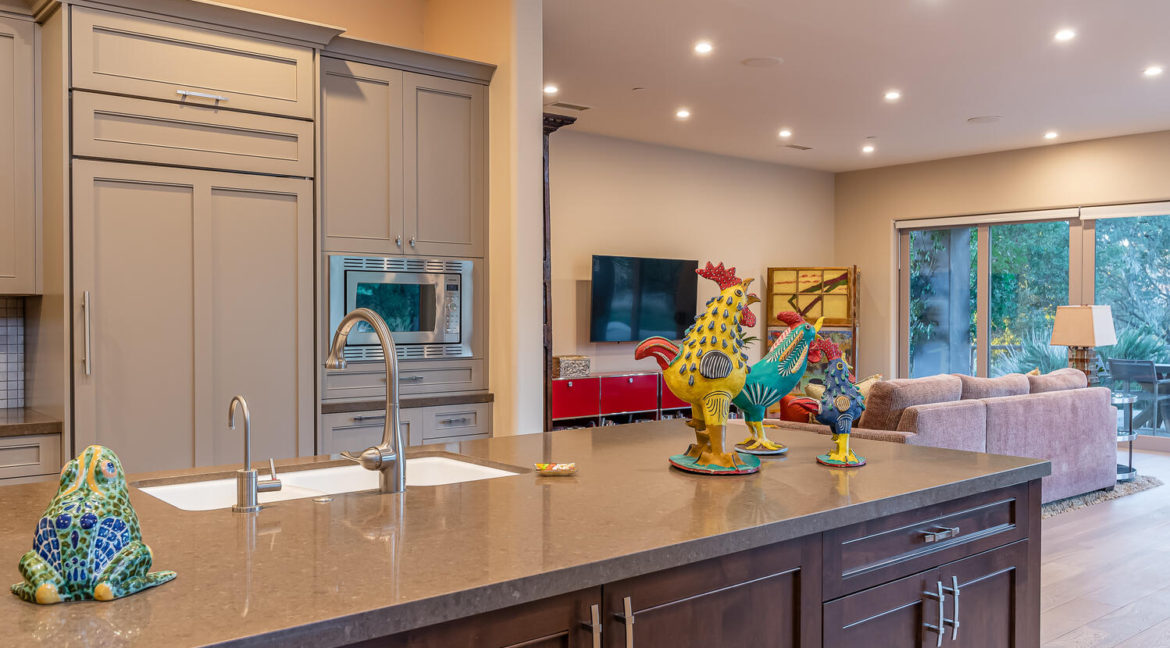 1940 Laguna Del Campo-large-014-019-Kitchen-1498x1000-72dpi