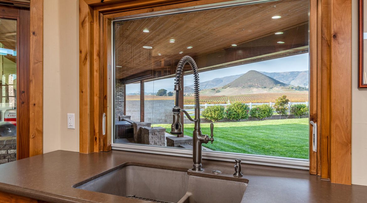 5050 Edna Rd San Luis Obispo-large-019-015-Kitchen-1498x1000-72dpi