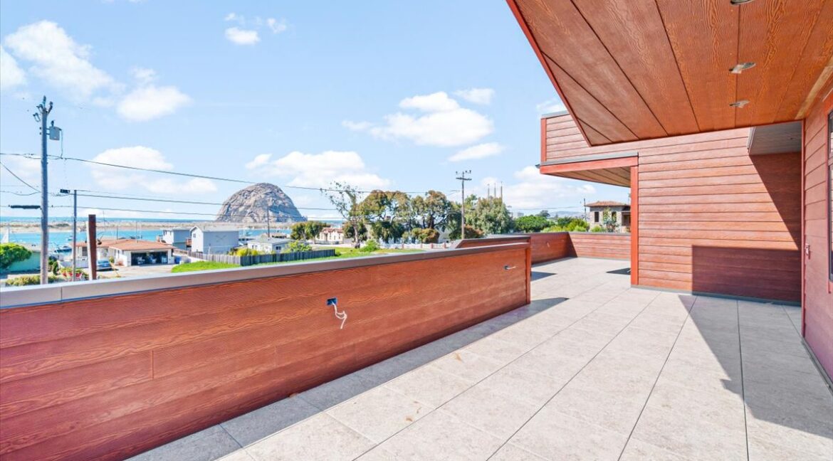 04-Second Level Deck