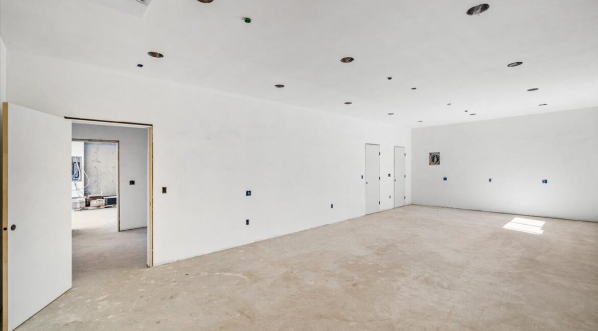 33-First Level Bonus Room