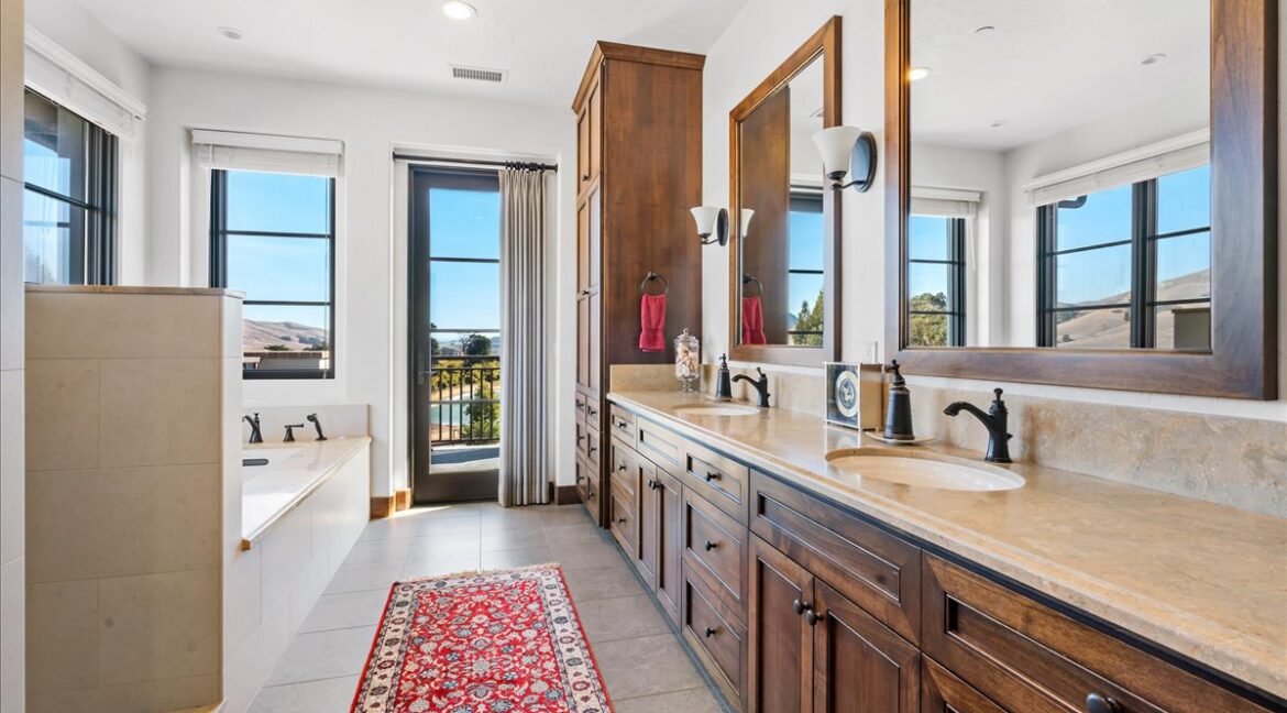 045-Primary Bathroom