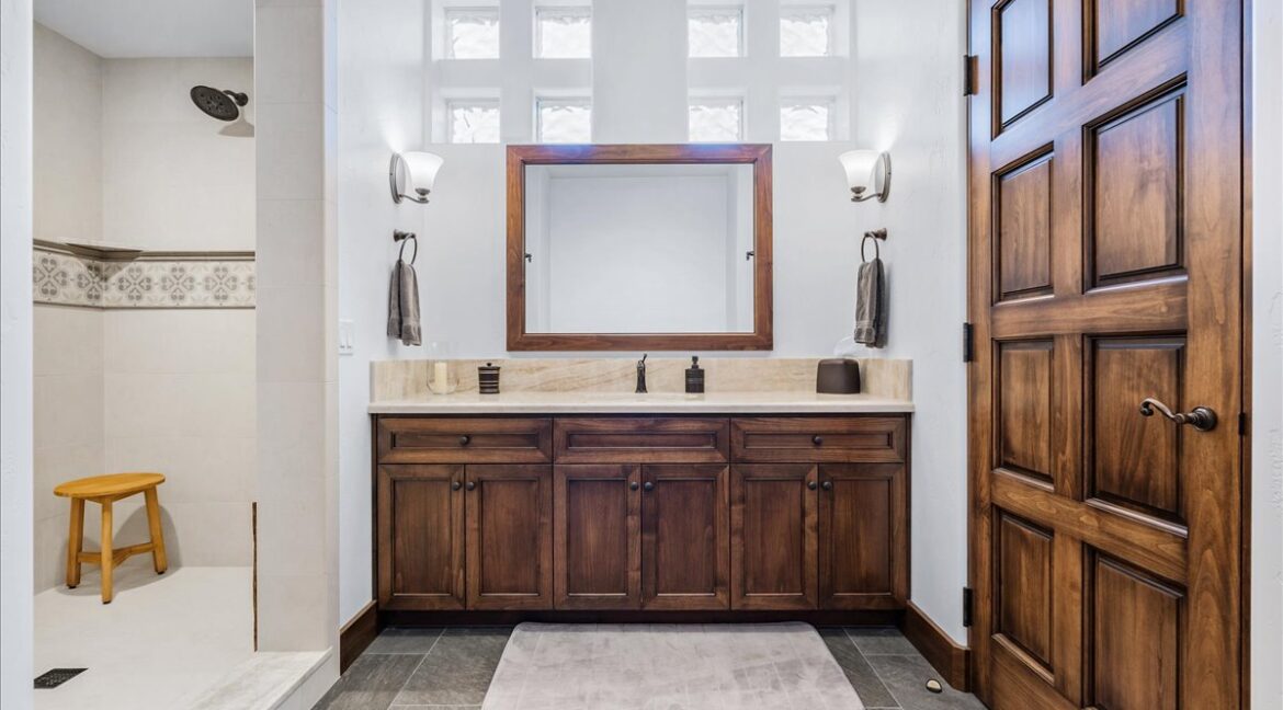 073-Bedroom 2 Bathroom