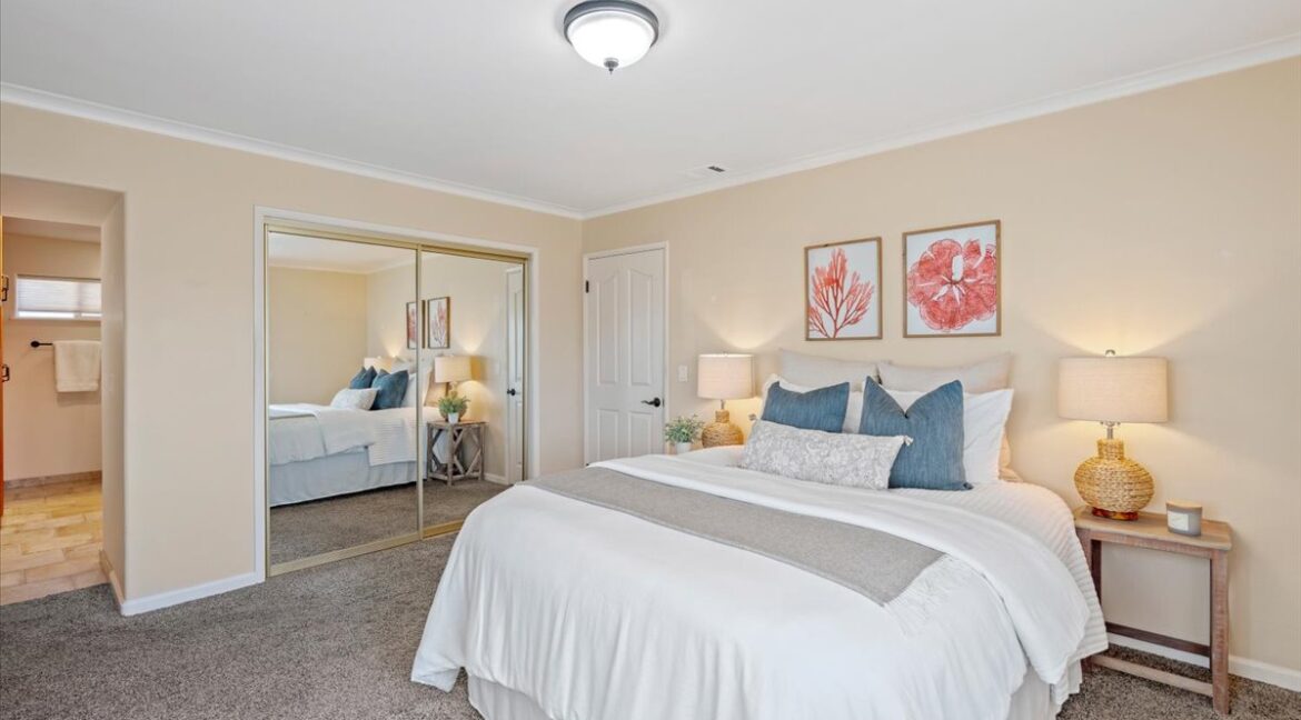 17-Primary Suite