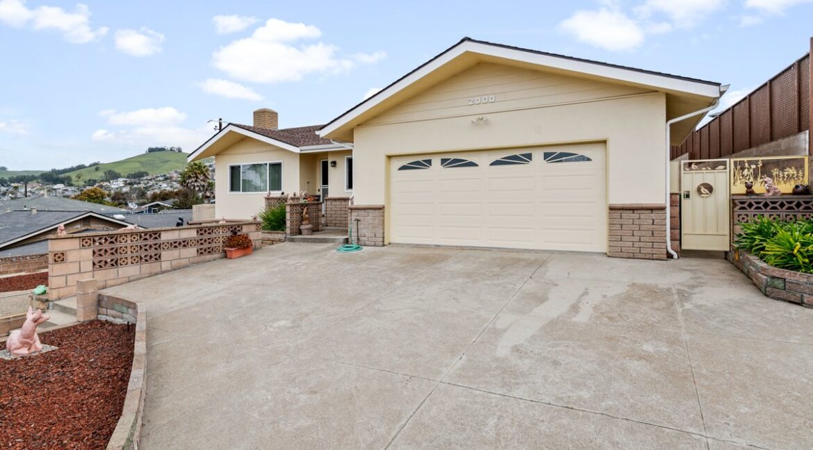 03-Front Driveway