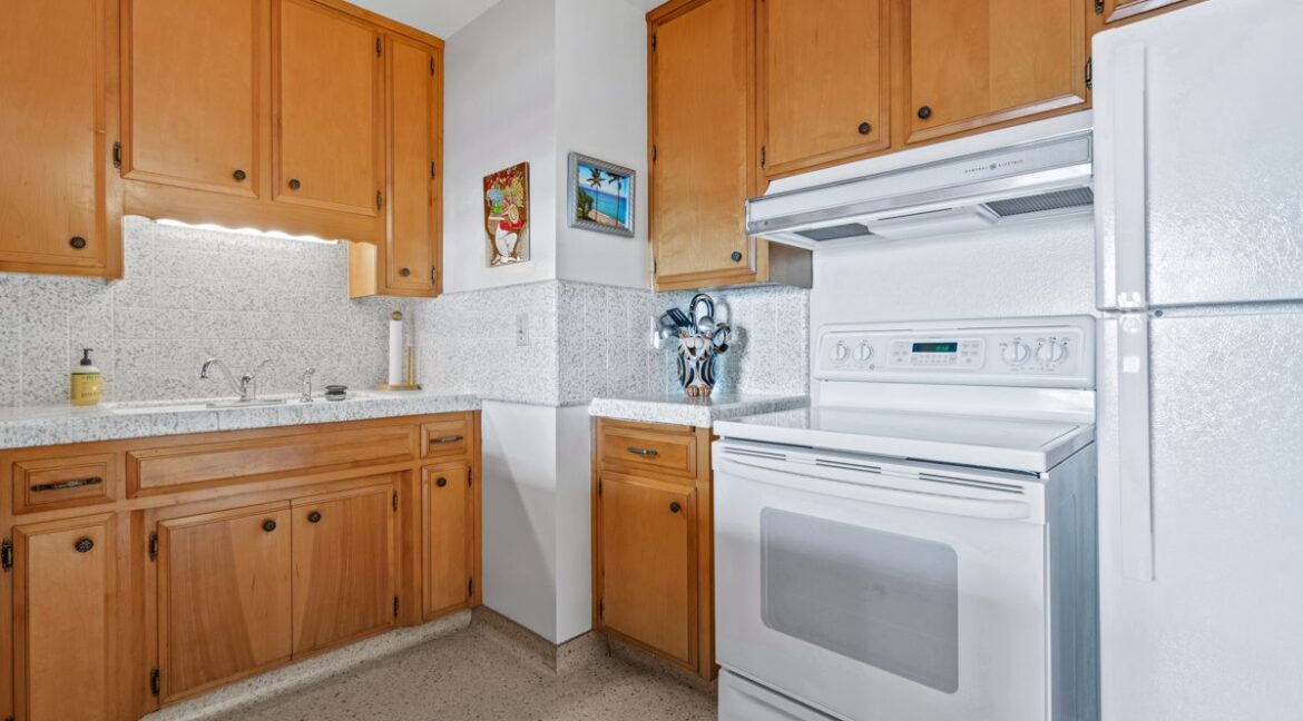 13-Kitchen