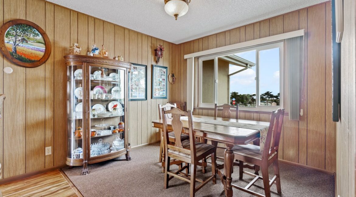 14-Dining Room