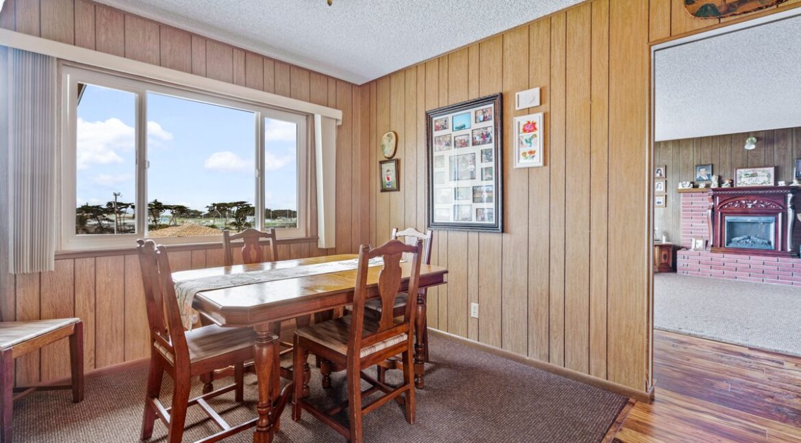 15-Dining Room
