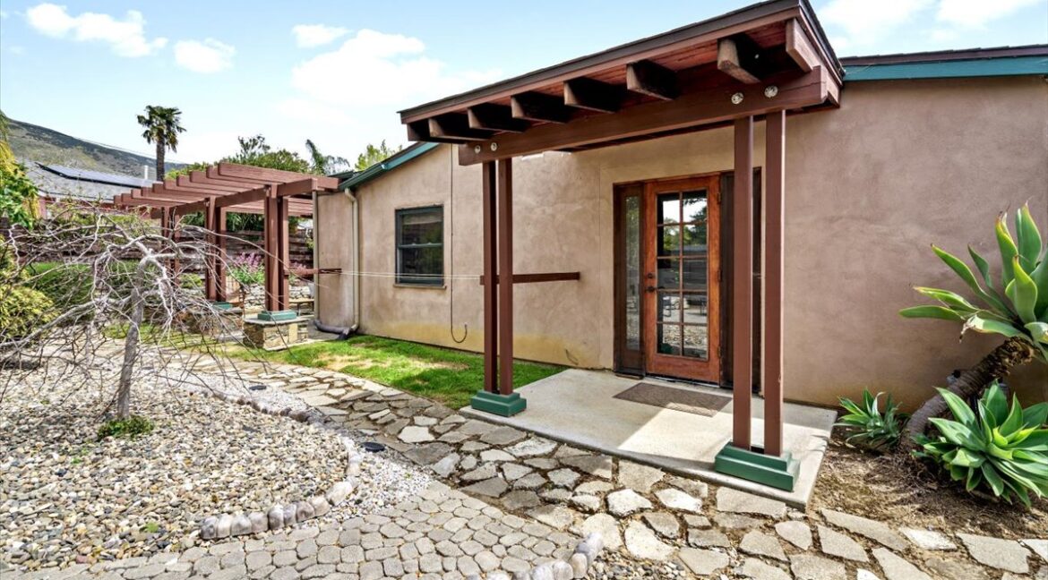 27-Patio off Primary