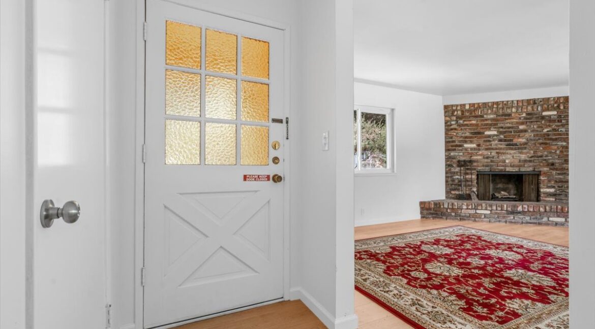 06-Front Door to Living Room