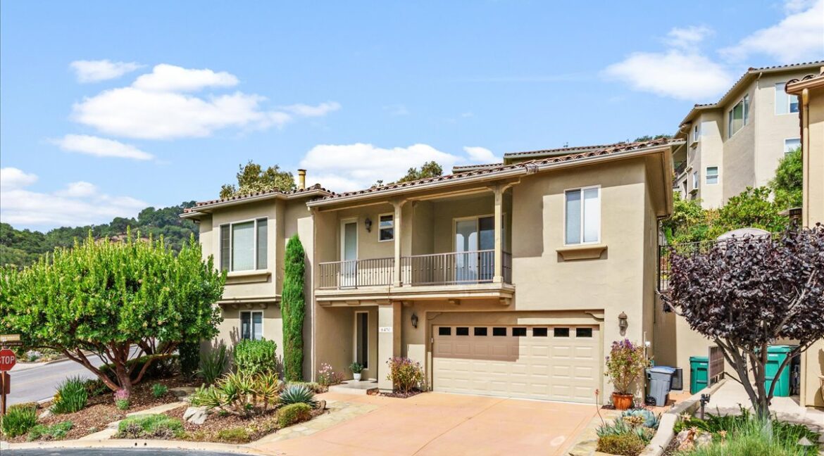 01-6470SpottedWoodLn_01