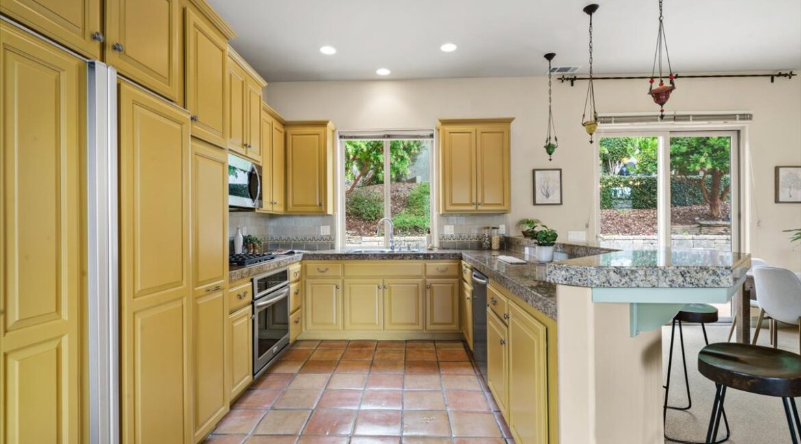 09-6470SpottedWoodLn_14