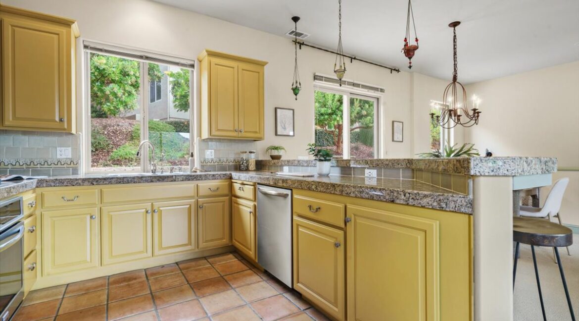 12-6470SpottedWoodLn_16