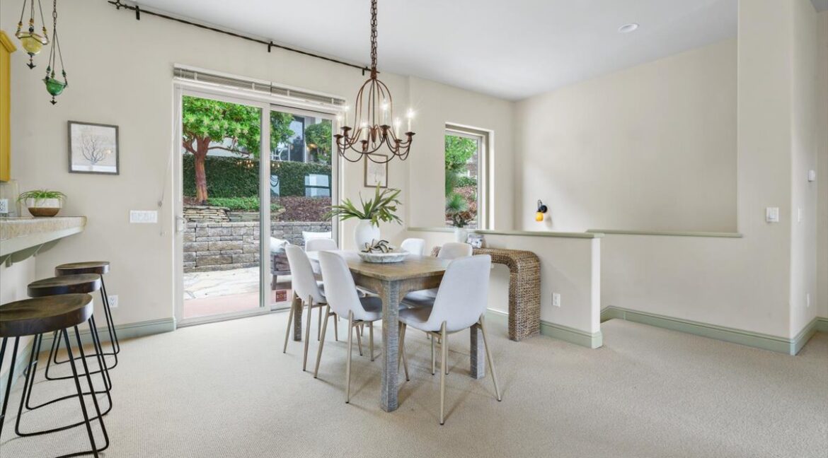 13-6470SpottedWoodLn_11