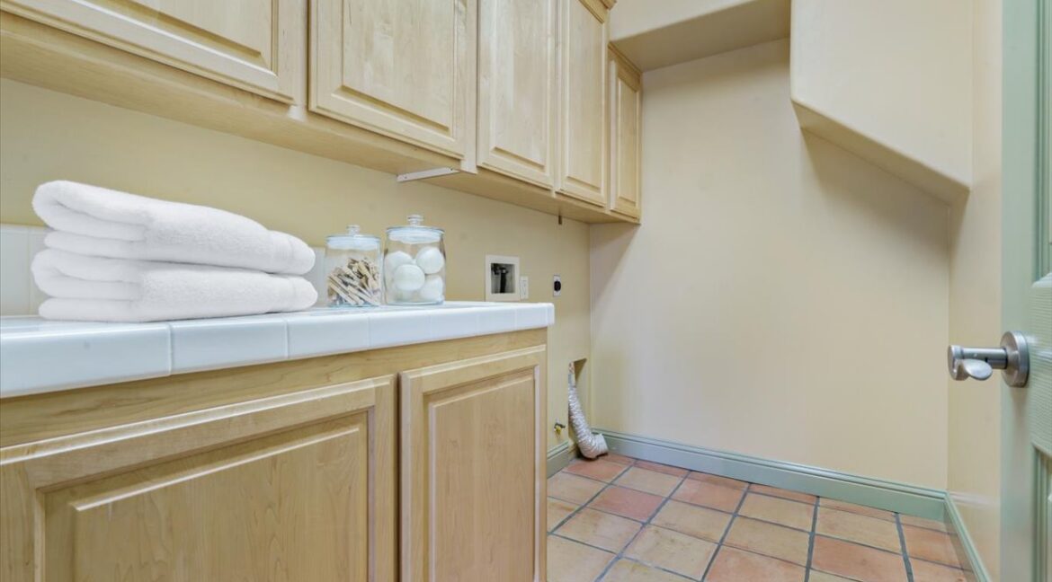 30-6470SpottedWoodLn_34