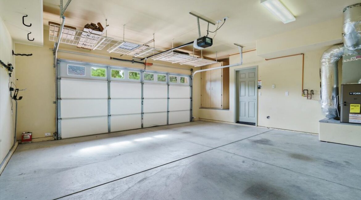 31-6470SpottedWoodLn_36