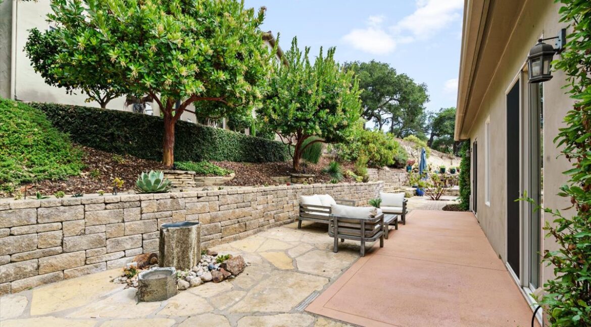 34-6470SpottedWoodLn_38