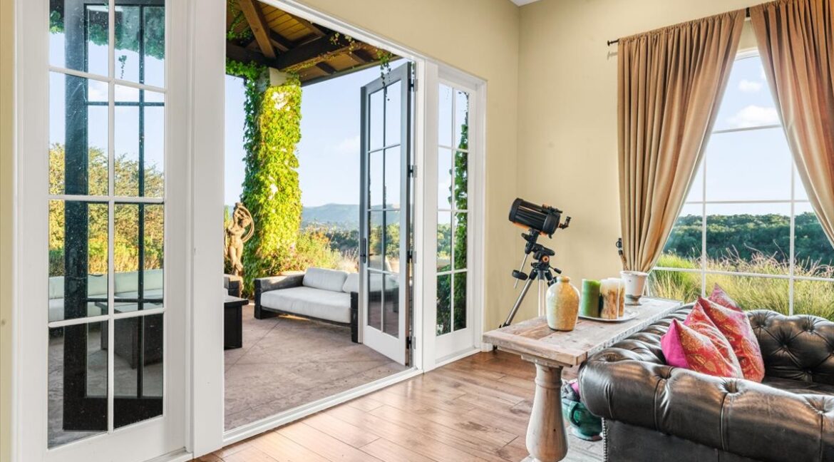 010-Living Room View